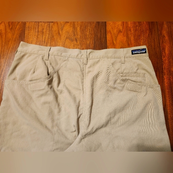 Men's Patagonia khaki pants - Picture 3 of 5